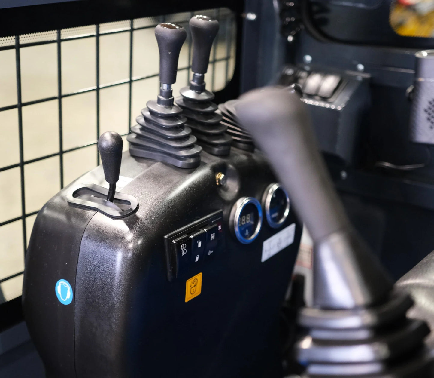 Rippa R10 ECO z kabiną