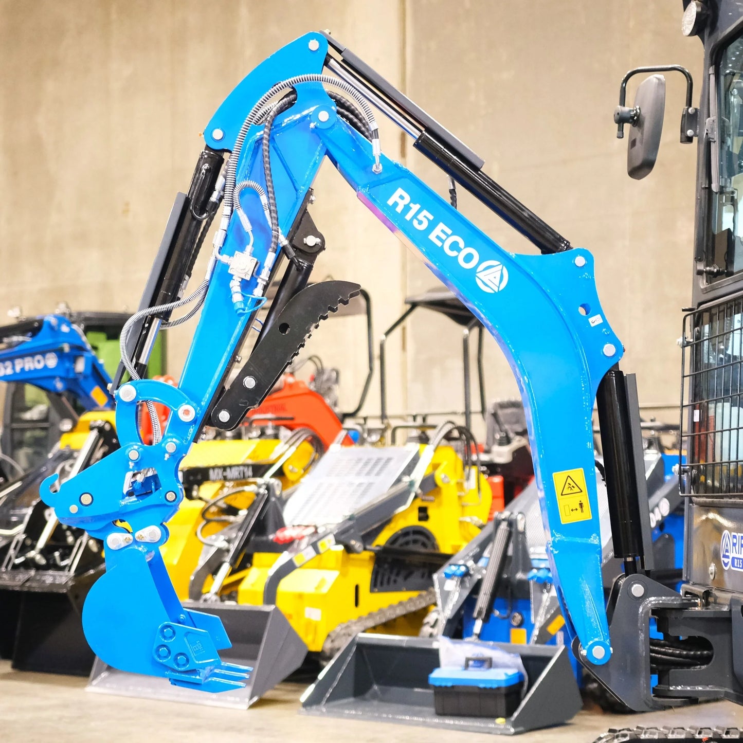 Rippa R15 ECO z kabiną