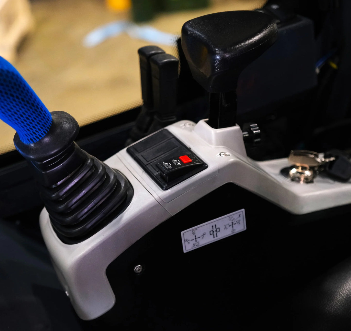 Rippa R18 PRO z kabiną
