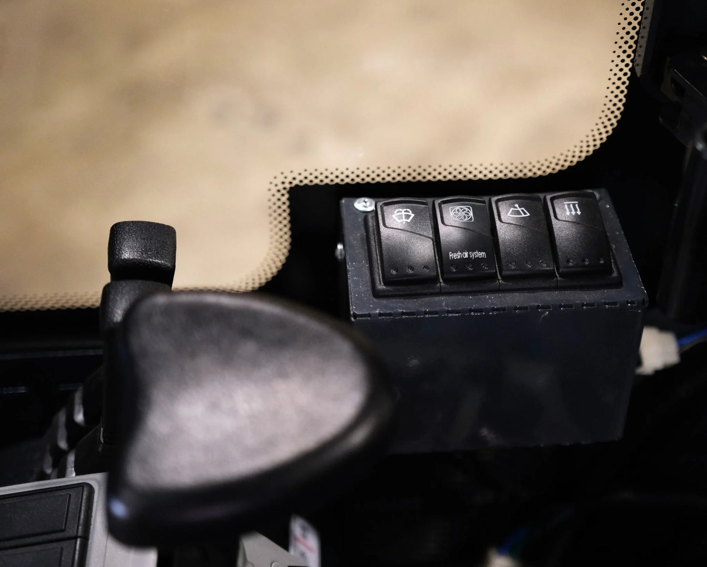 Rippa R18 PRO z kabiną